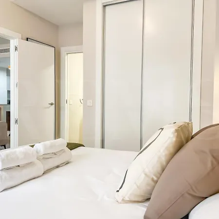 Exclusive Apartment In The Centre With Parking Rems Apartment *