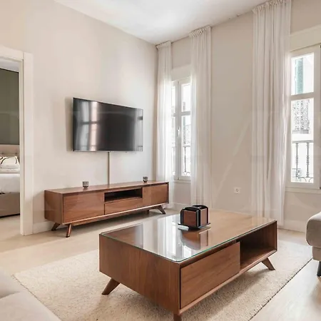 Apartment Exclusive Apartment In The Centre With Parking Rems *