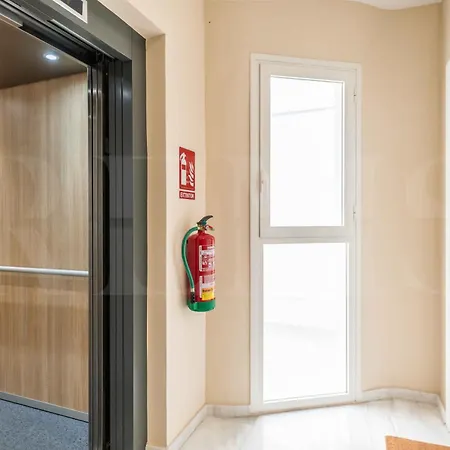 Exclusive Apartment In The Centre With Parking Rems Apartment *