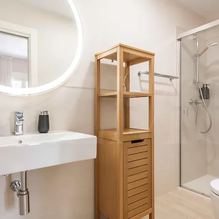 Exclusive Apartment In The Centre With Parking Rems *