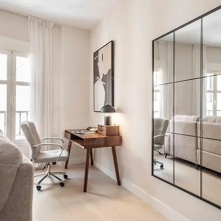 Exclusive Apartment In The Centre With Parking Rems
